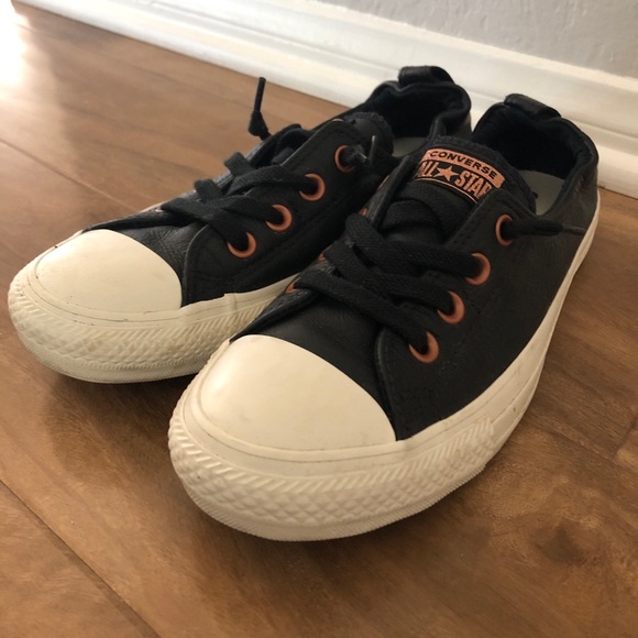 converse shoreline leather